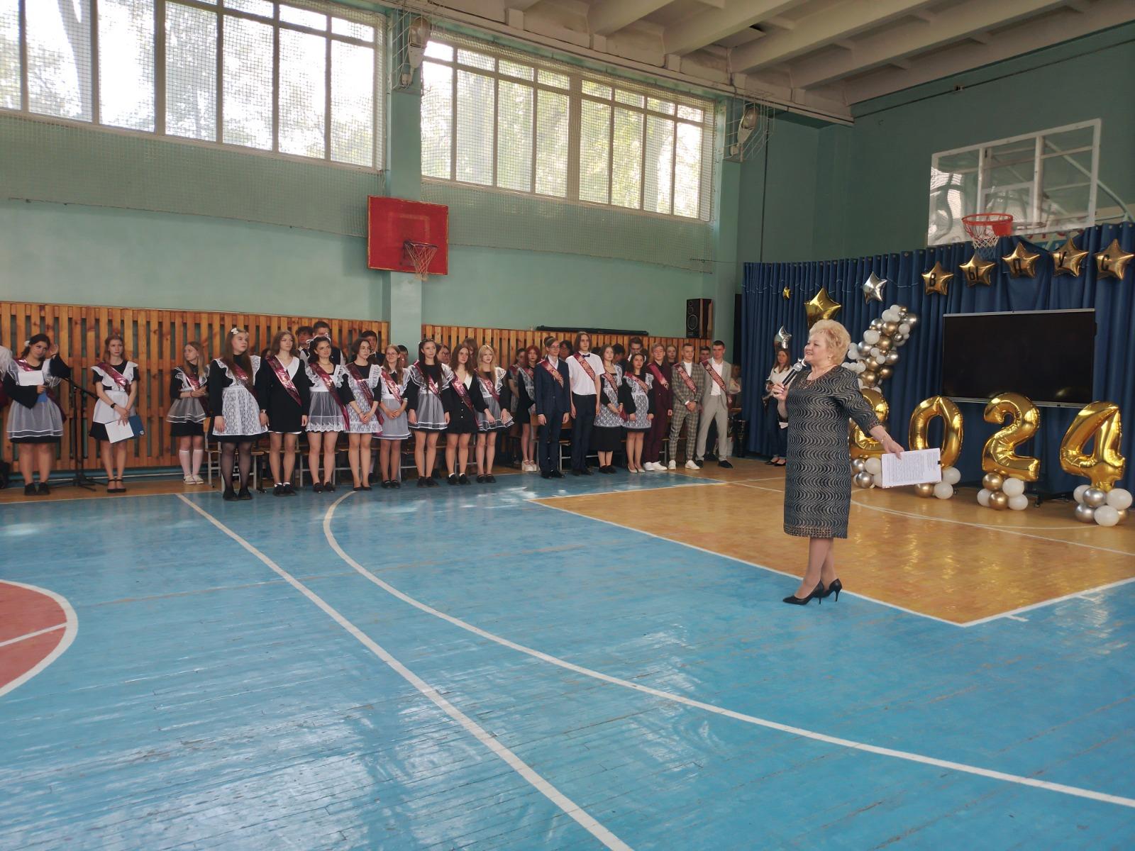 Фото В добрый путь: в школах Новосибирска прошли последние звонки 2